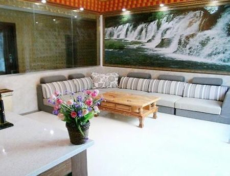Yixinyuan Hotel Csiucsajkou Kültér fotó